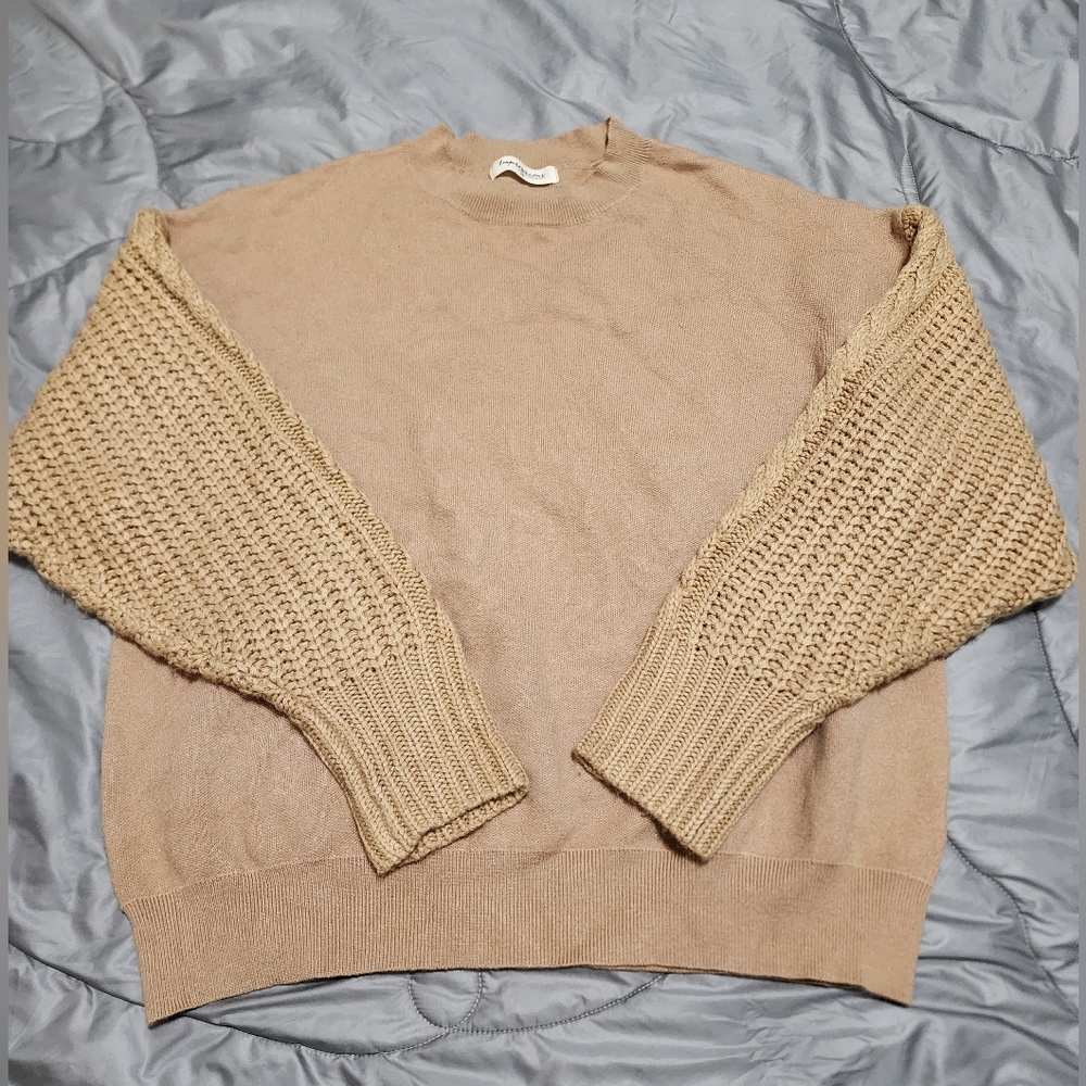 Impressions tan long sleeve sweater. EUC. Women's medium.